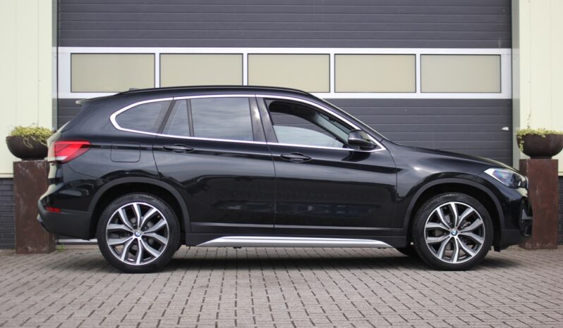 BMW X1 sDrive 18i High Executive X-Line vol